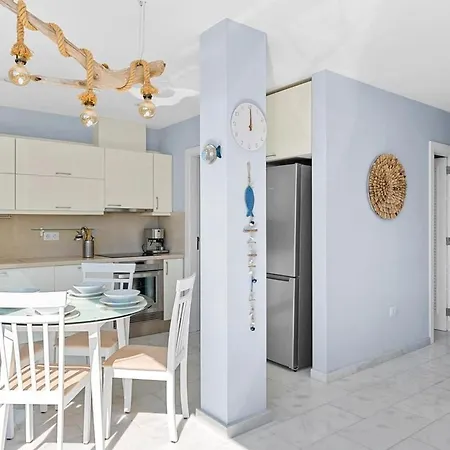 Luxury Seafront Penthouse With Hottub & Greatviews Appartamento