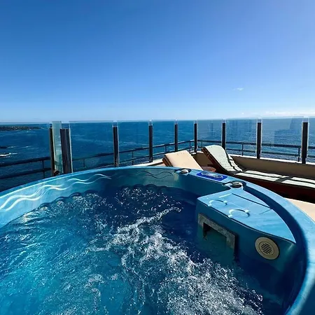 Appartamento Luxury Seafront Penthouse With Hottub & Greatviews