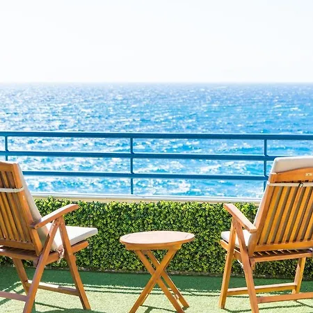 Luxury Seafront Penthouse With Hottub & Greatviews Appartamento